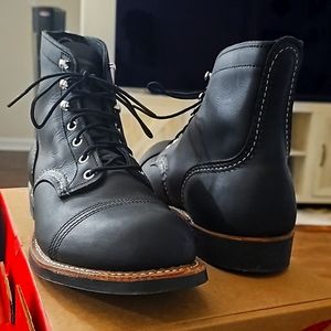 Size 10 red wing iron rangers black/black